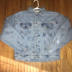 Vintage GAP denim jacket!!! Made in USA!!! Size M